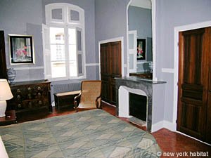South France - Aix en Provence - Marseilles - 2 Bedroom accommodation - bedroom 2 (PR-888) photo 5 of 11
