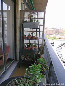 South France - Aix en Provence - Marseilles - 1 Bedroom accommodation - bedroom (PR-893) photo 7 of 8