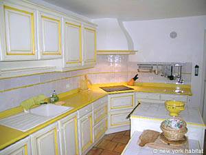 South France - French Riviera - 3 Bedroom - Villa accommodation - kitchen 1 (PR-895) photo 1 of 4