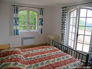 South France - French Riviera - 3 Bedroom - Villa accommodation - bedroom 1 (PR-895) photo 2 of 6