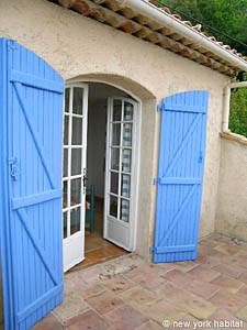 South France - French Riviera - 3 Bedroom - Villa accommodation - bedroom 1 (PR-895) photo 5 of 6