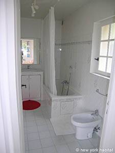 South France - French Riviera - 3 Bedroom - Villa accommodation - bathroom 1 (PR-895) photo 1 of 3