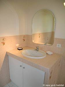 South France - French Riviera - 3 Bedroom - Villa accommodation - bathroom 2 (PR-895) photo 1 of 4