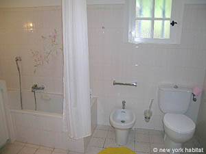 South France - French Riviera - 3 Bedroom - Villa accommodation - bathroom 3 (PR-895) photo 3 of 3