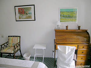 South France - Aix en Provence - Marseilles - Studio - Maison de Village accommodation bed breakfast - living room (PR-897) photo 4 of 7