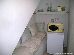 South France - Aix en Provence - Marseilles - Studio - Maison de Village accommodation bed breakfast - living room (PR-897) photo 7 of 7