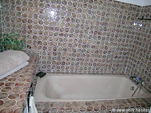 South France - Aix en Provence - Marseilles - Studio - Maison de Village accommodation bed breakfast - bathroom (PR-897) photo 6 of 6