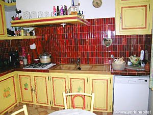 Sud de la France - Avignon et sa r&eacute;gion - T6 - Villa appartements location vacances - cuisine (PR-900) photo 6 de 10