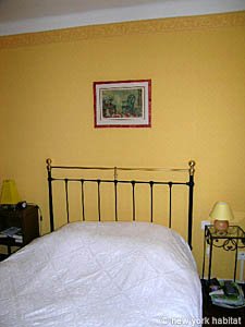 Sud de la France - Avignon et sa r&eacute;gion - T6 - Villa appartements location vacances - chambre 1 (PR-900) photo 3 de 7