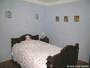 Sud de la France - Avignon et sa r&eacute;gion - T6 - Villa appartements location vacances - chambre 2 (PR-900) photo 2 de 5
