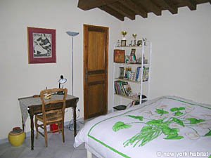 Sud de la France - Avignon et sa r&eacute;gion - T6 - Villa appartements location vacances - chambre 4 (PR-900) photo 2 de 8