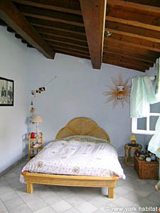 Sud de la France - Avignon et sa r&eacute;gion - T6 - Villa appartements location vacances - chambre 5 (PR-900) photo 1 de 5