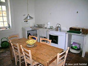 Sud de la France - Provence - Luberon - T2 appartement location vacances - cuisine 1 (PR-905) photo 2 sur 6