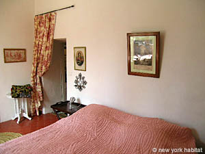 Sud de la France - Provence - Luberon - T2 appartement location vacances - chambre 1 (PR-905) photo 1 sur 7