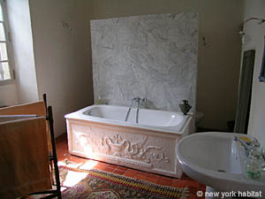 Sud de la France - Provence - Luberon - T2 appartement location vacances - salle d'eau 1 (PR-905) photo 1 sur 5