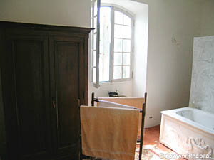 Sud de la France - Provence - Luberon - T2 appartement location vacances - salle d'eau 1 (PR-905) photo 2 sur 5