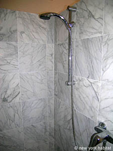 Sud de la France - Provence - Luberon - T2 appartement location vacances - salle d'eau 1 (PR-905) photo 3 sur 5