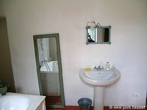 Sud de la France - Provence - Luberon - T2 appartement location vacances - salle d'eau 1 (PR-905) photo 5 sur 5