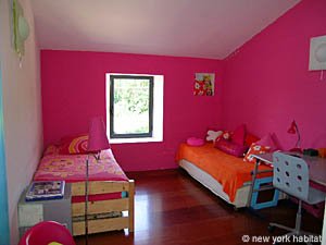 Sud de la France - Aix en Provence - Marseille - T6 - Villa logements location appartements - chambre 3 (PR-908) photo 4 de 9