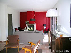 South France - Aix en Provence - Marseilles - 2 Bedroom - Villa apartment - living room (PR-911) photo 3 of 6
