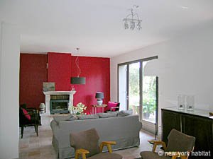 South France - Aix en Provence - Marseilles - 2 Bedroom - Villa apartment - living room (PR-911) photo 5 of 6