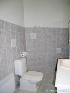 South France - Aix en Provence - Marseilles - 2 Bedroom - Villa apartment - bathroom 1 (PR-911) photo 2 of 4