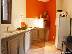 South France - Aix en Provence - Marseilles - 2 Bedroom - Villa apartment - kitchen (PR-911) photo 3 of 7