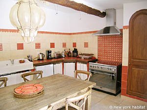 Sud della Francia - Provenza - Luberon - 3 Camere - Casa di campagna appartamento casa vacanze - cucina (PR-912) photo 5 di 12