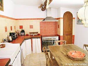 Sud della Francia - Provenza - Luberon - 3 Camere - Casa di campagna appartamento casa vacanze - cucina (PR-912) photo 8 di 12