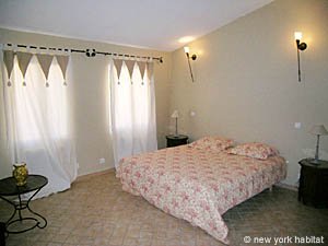 Sud della Francia - Provenza - Luberon - 3 Camere - Casa di campagna appartamento casa vacanze - camera 1 (PR-912) photo 1 di 6