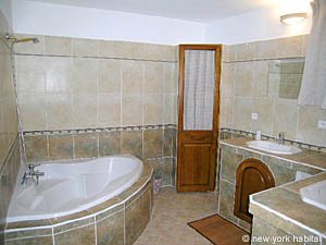 Sud della Francia - Provenza - Luberon - 3 Camere - Casa di campagna appartamento casa vacanze - bagno 1 (PR-912) photo 1 di 6