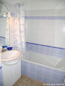 Sud della Francia - Provenza - Luberon - 3 Camere - Casa di campagna appartamento casa vacanze - bagno 2 (PR-912) photo 4 di 7