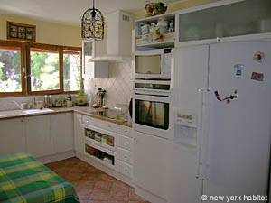 Sud della Francia - Provenza - 2 Camere da letto appartamento casa vacanze - cucina (PR-918) photo 3 di 12