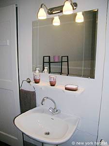 Sud della Francia - Aix en Provence - Marsiglia - 2 Camere da letto appartamento casa vacanze - bagno 1 (PR-920) photo 2 di 5