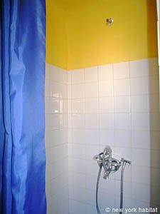 South of France - Provence - Studio apartment - bathroom (PR-921) photo 2 of 3 South of France - Provence - Studio apartment - bathroom (PR-921) photo 2 of 3
