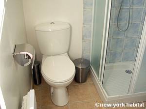 Sur de Francia - Provenza - 1 Dormitorio - D&uacute;plex alojamiento - ba&ntilde;o (PR-924) photo 2 de 3