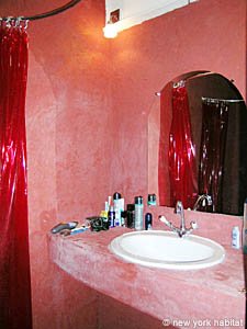 Sur de Francia - Aix en Provence - Marsella - 1 Dormitorio - D&uacute;plex - Casa de Campo apartamento - ba&ntilde;o (PR-929) photo 1 de 4