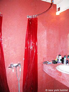 Sur de Francia - Aix en Provence - Marsella - 1 Dormitorio - D&uacute;plex - Casa de Campo apartamento - ba&ntilde;o (PR-929) photo 2 de 4