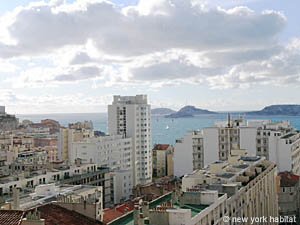 South France - Aix en Provence - Marseilles - 1 Bedroom accommodation - living room (PR-930) photo 9 of 18
