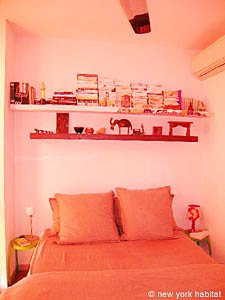 South France - Aix en Provence - Marseilles - 1 Bedroom accommodation - bedroom (PR-930) photo 7 of 10