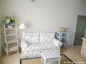 Sud de la France - Aix en Provence - Marseille - T2 logement location appartement - s&eacute;jour (PR-934) photo 1 sur 7