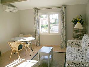 Sud de la France - Aix en Provence - Marseille - T2 logement location appartement - s&eacute;jour (PR-934) photo 3 sur 7