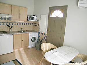 Sud de la France - Aix en Provence - Marseille - T2 logement location appartement - s&eacute;jour (PR-934) photo 6 sur 7