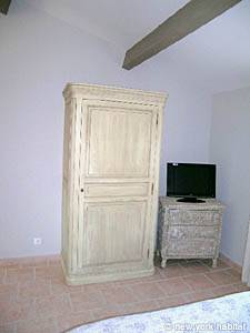 Sud de la France - Aix en Provence - Marseille - T2 logement location appartement - chambre (PR-934) photo 3 sur 5