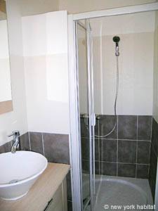 Sud de la France - Aix en Provence - Marseille - T2 logement location appartement - salle d'eau (PR-934) photo 3 sur 6