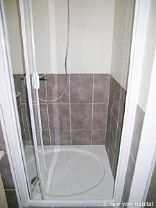 Sud de la France - Aix en Provence - Marseille - T2 logement location appartement - salle d'eau (PR-934) photo 5 sur 6