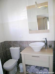 Sud de la France - Aix en Provence - Marseille - T2 logement location appartement - salle d'eau (PR-934) photo 6 sur 6