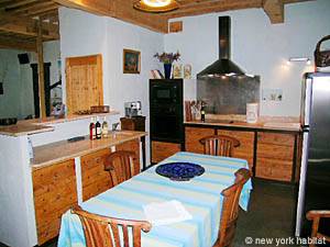 South of France - Provence - 2 Bedroom accommodation - kitchen (PR-939) photo 3 of 9 South of France - Provence - 2 Bedroom accommodation - kitchen (PR-939) photo 3 of 9