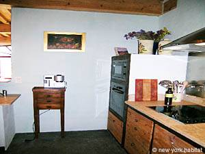 South of France - Provence - 2 Bedroom accommodation - kitchen (PR-939) photo 4 of 9 South of France - Provence - 2 Bedroom accommodation - kitchen (PR-939) photo 4 of 9