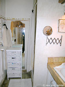 S&uuml;dfrankreich - Provence - Luberon - 2 Zimmer ferienwohnung - badezimmer 1 (PR-941) photo 1 von 6